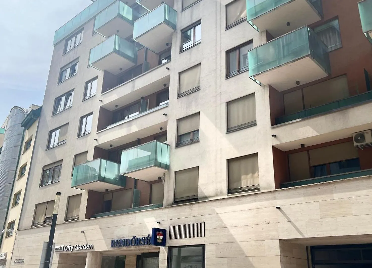 Corvin Gold City Garden Apartman Budapest 0*,