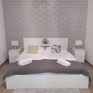 Lady Mabel's Near To Arena, Puskas Stadion And Park, With Guarded Parking Place Apartman